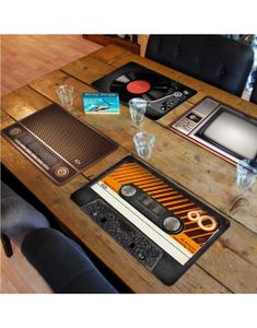 Pakke med Fire Forskjellige Retro Spisebrikker