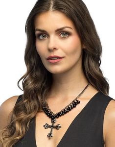 Gotisk Smykke med Stener og Kors