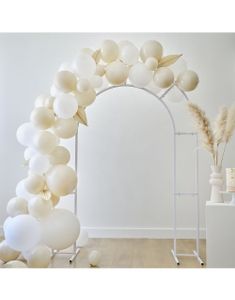 Hvit Bueramme i Metall 2m - Botanisk Bryllup