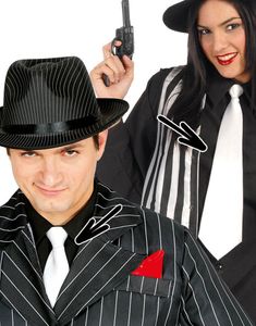 Hvitt Satinslips med Strikk til Stramming