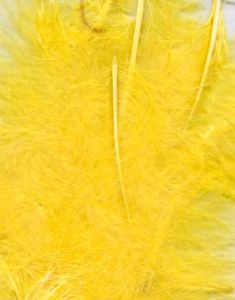 8 gram Gule Dekorative Fjær 6-12 cm